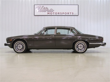 1976 Jaguar XJ 12L   - Photo 1 - Fort Wayne, IN 46804