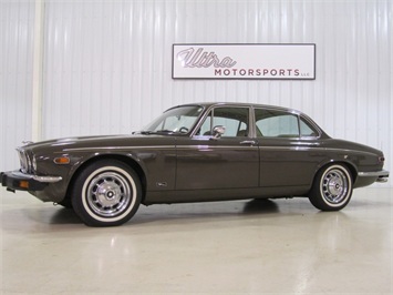 1976 Jaguar XJ 12L   - Photo 2 - Fort Wayne, IN 46804