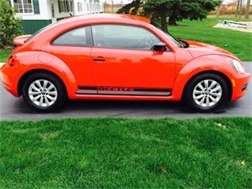 2013 Volkswagen Beetle-Classic 2.5L Entry PZEV   - Photo 2 - Fort Wayne, IN 46804