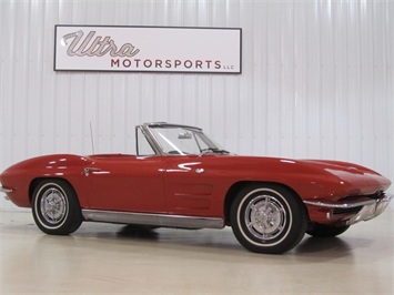 1963 Chevrolet Corvette Sting Ray Roadster   - Photo 2 - Fort Wayne, IN 46804