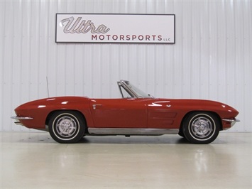 1963 Chevrolet Corvette Sting Ray Roadster   - Photo 1 - Fort Wayne, IN 46804