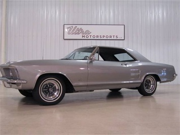 1964 Buick Riviera   - Photo 1 - Fort Wayne, IN 46804