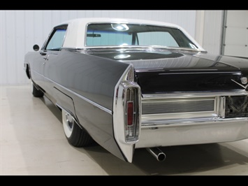 1965 Cadillac DeVille   - Photo 13 - Fort Wayne, IN 46804