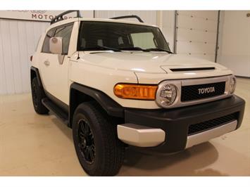 2014 Toyota FJ Cruiser   - Photo 5 - Fort Wayne, IN 46804