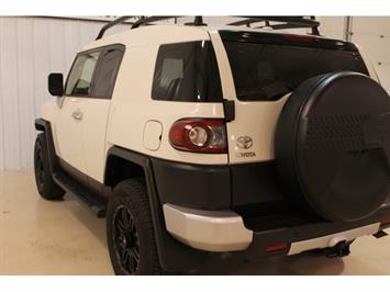 2014 Toyota FJ Cruiser   - Photo 9 - Fort Wayne, IN 46804