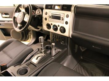 2014 Toyota FJ Cruiser   - Photo 23 - Fort Wayne, IN 46804