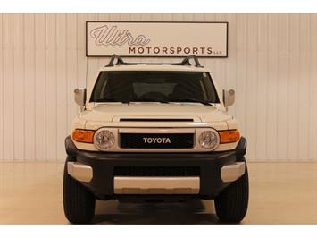 2014 Toyota FJ Cruiser   - Photo 4 - Fort Wayne, IN 46804