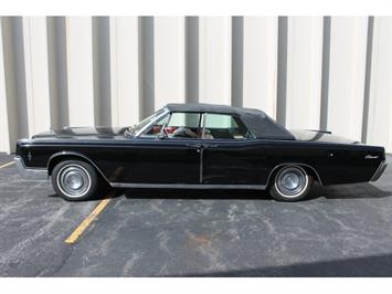 1966 Lincoln Continental Convertible   - Photo 2 - Fort Wayne, IN 46804