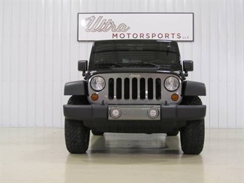 2010 Jeep Wrangler Unlimited Mountain Edition   - Photo 3 - Fort Wayne, IN 46804