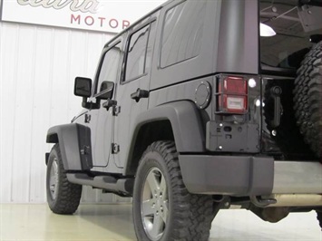 2010 Jeep Wrangler Unlimited Mountain Edition   - Photo 9 - Fort Wayne, IN 46804