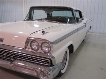 1959 Ford Fairlane 500 Skyliner   - Photo 6 - Fort Wayne, IN 46804