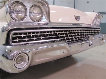 1959 Ford Fairlane 500 Skyliner   - Photo 7 - Fort Wayne, IN 46804