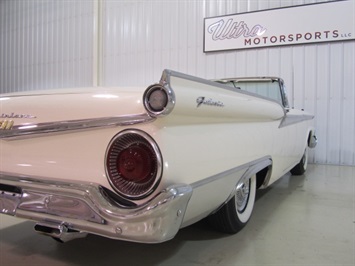 1959 Ford Fairlane 500 Skyliner   - Photo 13 - Fort Wayne, IN 46804