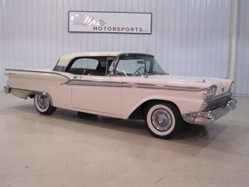 1959 Ford Fairlane 500 Skyliner   - Photo 3 - Fort Wayne, IN 46804