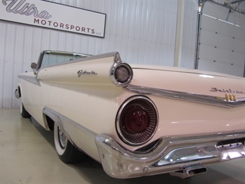 1959 Ford Fairlane 500 Skyliner   - Photo 12 - Fort Wayne, IN 46804