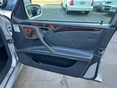 2002 Mercedes-Benz E 320   - Photo 40 - Los Angeles, CA 91306
