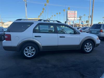 2006 Ford Freestyle SE   - Photo 5 - Los Angeles, CA 91306