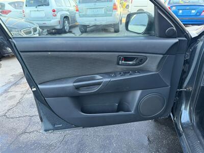 2009 Mazda Mazda3 i Sport   - Photo 15 - Los Angeles, CA 91306
