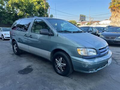 2000 Toyota Sienna CE   - Photo 2 - Los Angeles, CA 91306