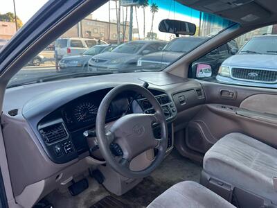 2000 Toyota Sienna CE   - Photo 16 - Los Angeles, CA 91306