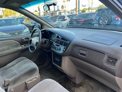 2000 Toyota Sienna CE   - Photo 41 - Los Angeles, CA 91306