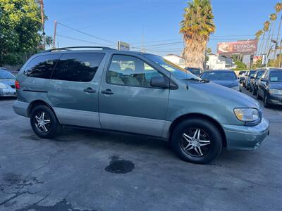 2000 Toyota Sienna CE   - Photo 4 - Los Angeles, CA 91306