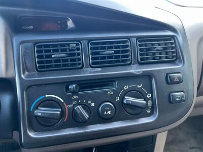 2000 Toyota Sienna CE   - Photo 49 - Los Angeles, CA 91306