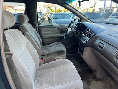 2000 Toyota Sienna CE   - Photo 42 - Los Angeles, CA 91306