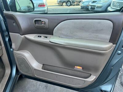 2000 Toyota Sienna CE   - Photo 40 - Los Angeles, CA 91306