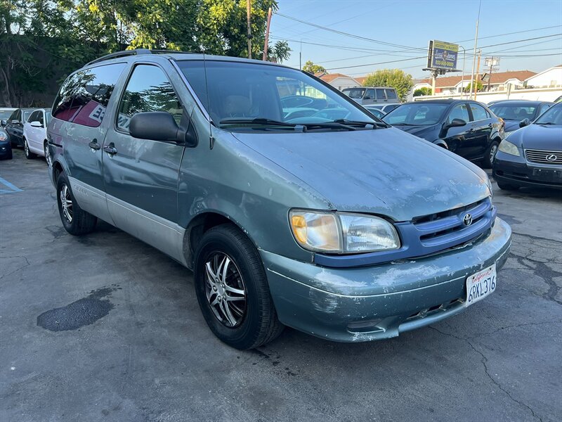 2000 Toyota Sienna CE - Photo 1 - Los Angeles, CA 91306