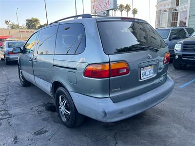2000 Toyota Sienna CE   - Photo 9 - Los Angeles, CA 91306