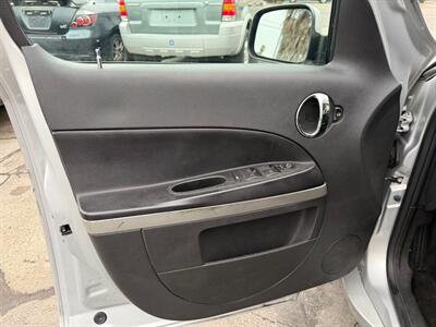 2011 Chevrolet HHR LT - Photo 15 - Los Angeles, CA 91306