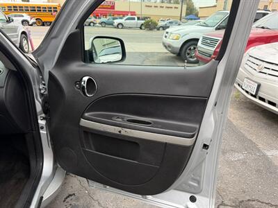 2011 Chevrolet HHR LT - Photo 39 - Los Angeles, CA 91306