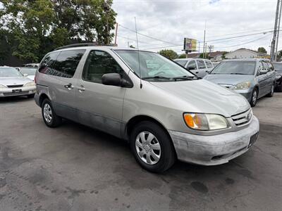 2002 Toyota Sienna CE - Photo 2 - Los Angeles, CA 91306