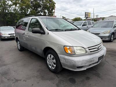 2002 Toyota Sienna CE - Photo 1 - Los Angeles, CA 91306