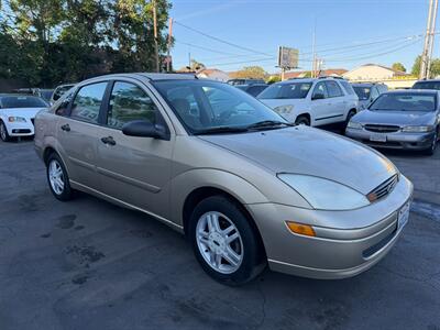 2000 Ford Focus SE - Photo 2 - Los Angeles, CA 91306