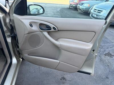 2000 Ford Focus SE - Photo 39 - Los Angeles, CA 91306