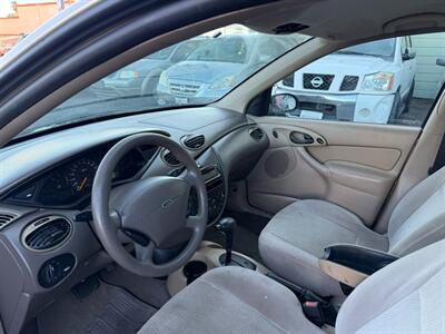 2000 Ford Focus SE - Photo 15 - Los Angeles, CA 91306