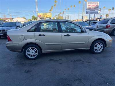 2000 Ford Focus SE - Photo 6 - Los Angeles, CA 91306