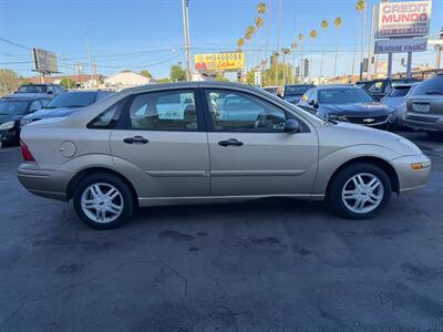 2000 Ford Focus SE - Photo 5 - Los Angeles, CA 91306
