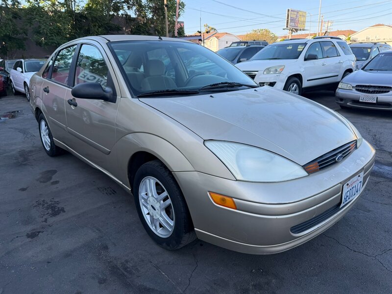 2000 Ford Focus SE   - Photo 1 - Los Angeles, CA 91306