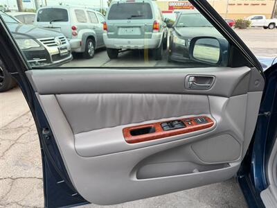 2004 Toyota Camry XLE V6   - Photo 15 - Los Angeles, CA 91306