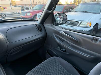 2002 Ford Expedition XLT   - Photo 21 - Los Angeles, CA 91306