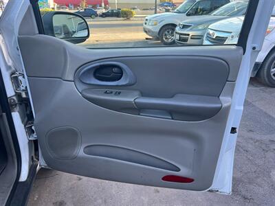 2002 Chevrolet TrailBlazer LS   - Photo 42 - Los Angeles, CA 91306