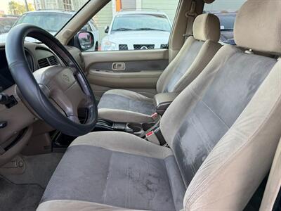 2000 Nissan Pathfinder SE   - Photo 17 - Los Angeles, CA 91306