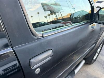 2000 Nissan Pathfinder SE   - Photo 68 - Los Angeles, CA 91306