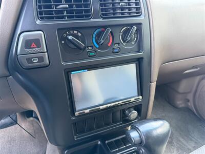2000 Nissan Pathfinder SE   - Photo 23 - Los Angeles, CA 91306