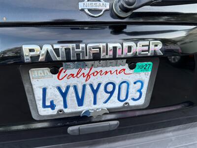 2000 Nissan Pathfinder SE   - Photo 37 - Los Angeles, CA 91306