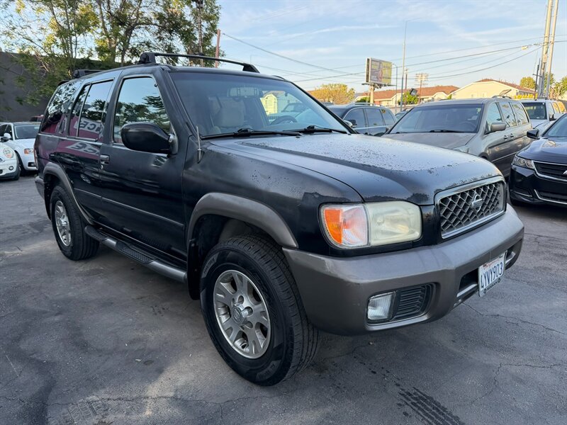 2000 Nissan Pathfinder SE   - Photo 1 - Los Angeles, CA 91306