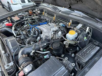 2000 Nissan Pathfinder SE   - Photo 54 - Los Angeles, CA 91306